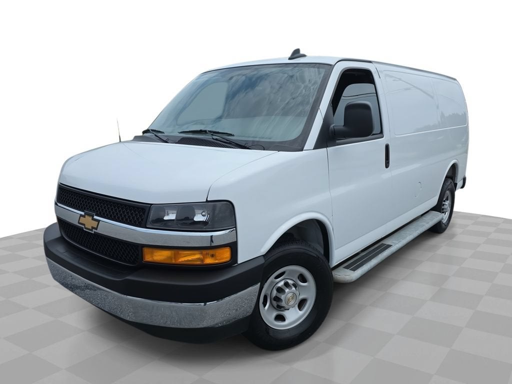 2025 Chevrolet Express Cargo WT