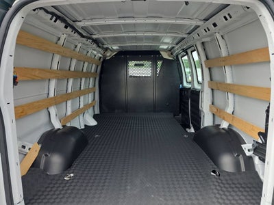 2025 Chevrolet Express Cargo WT