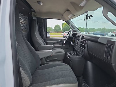 2025 Chevrolet Express Cargo WT