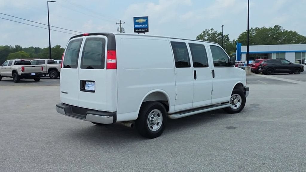 2025 Chevrolet Express Cargo WT