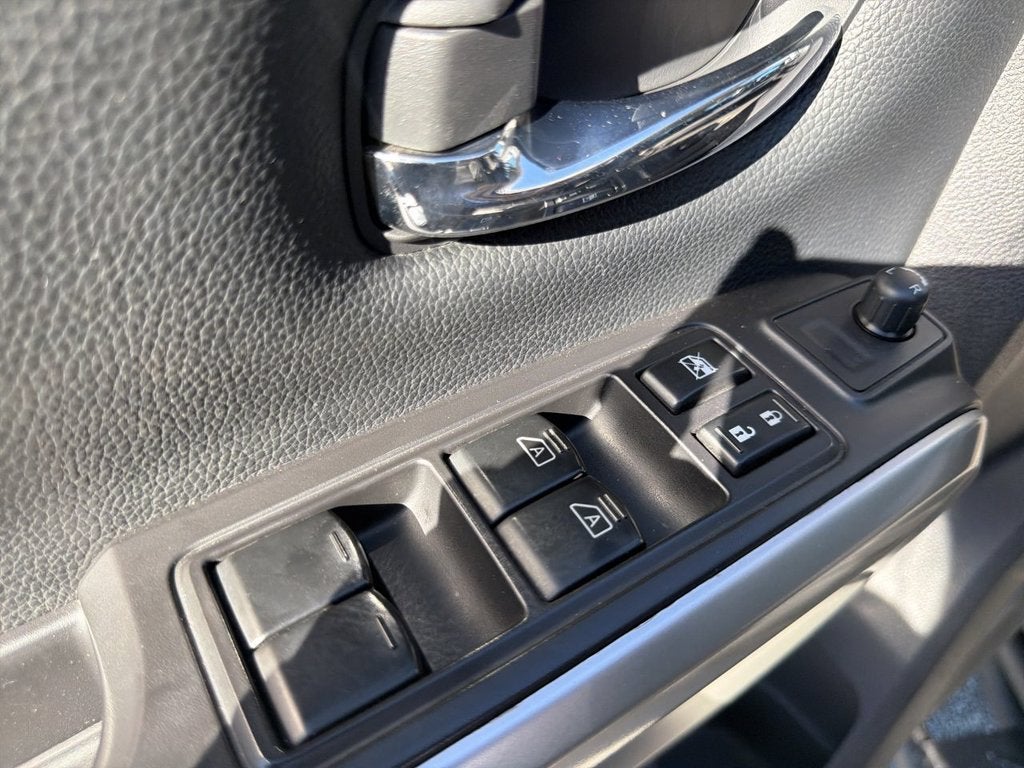 2021 Nissan TITAN Crew Cab SV 4x4
