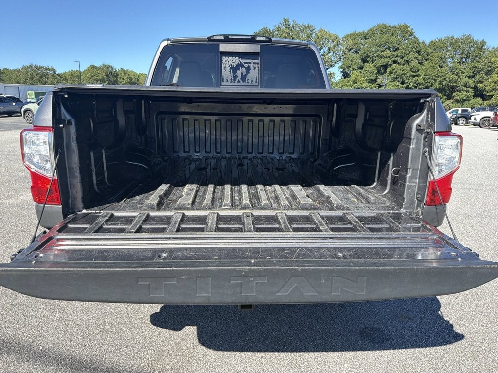 2021 Nissan TITAN Crew Cab SV 4x4