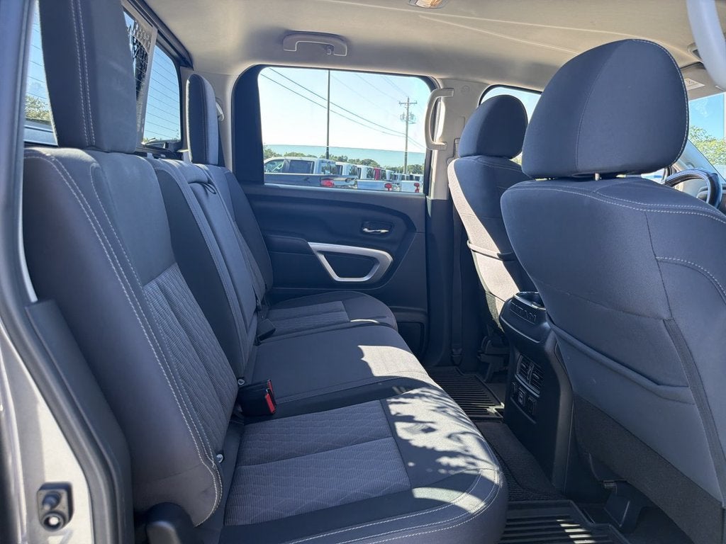 2021 Nissan TITAN Crew Cab SV 4x4