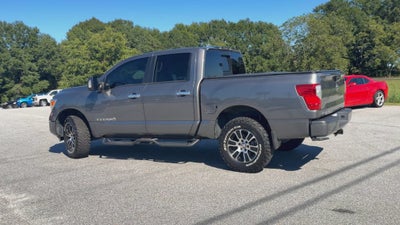2021 Nissan TITAN Crew Cab SV 4x4