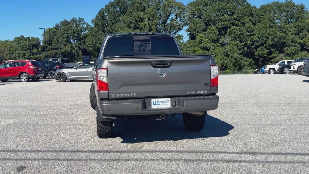 2021 Nissan TITAN Crew Cab SV 4x4