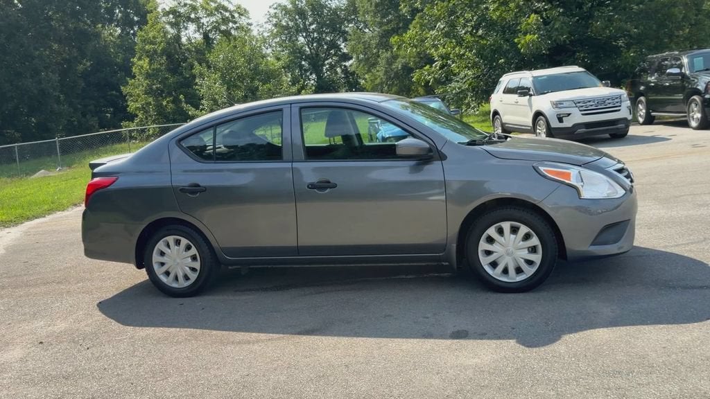 2019 Nissan Versa 1.6 S+