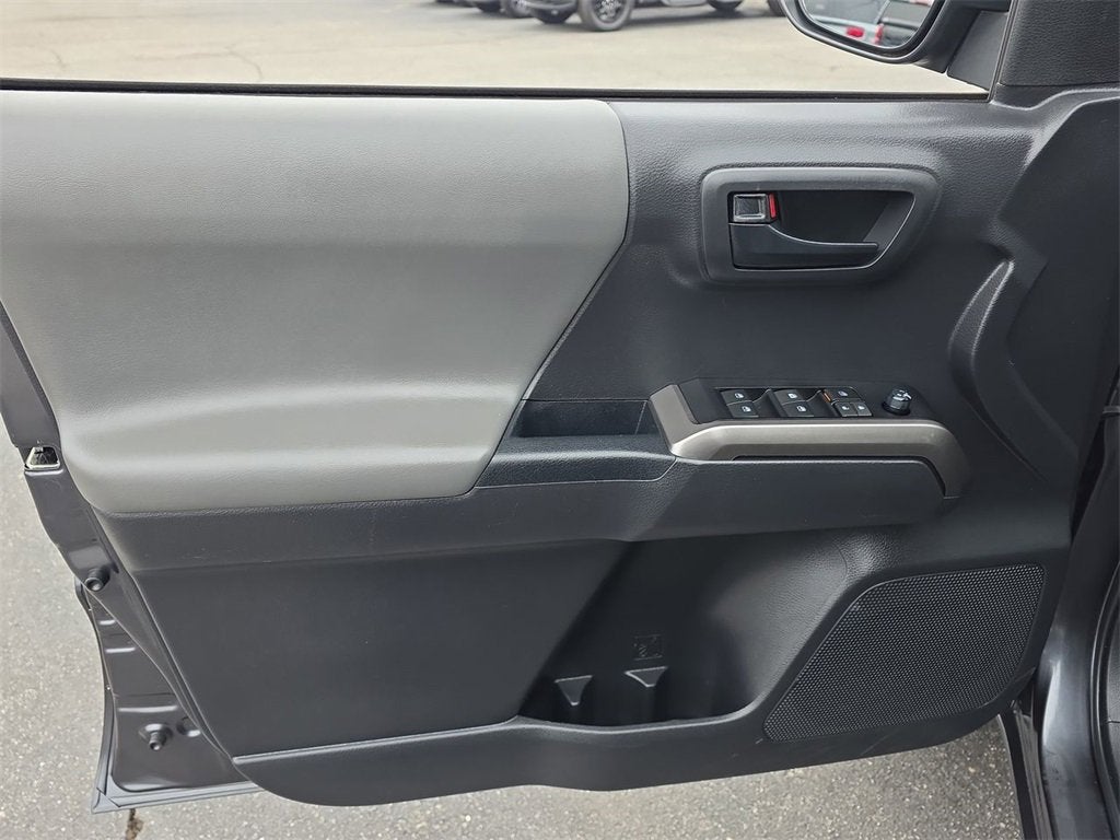 2022 Toyota Tacoma 2WD SR5