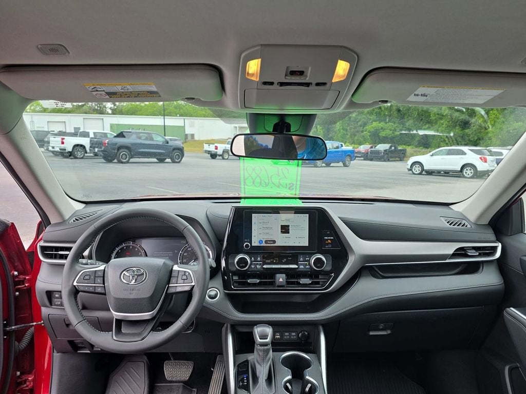 2024 Toyota Highlander LE