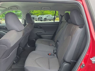 2024 Toyota Highlander LE