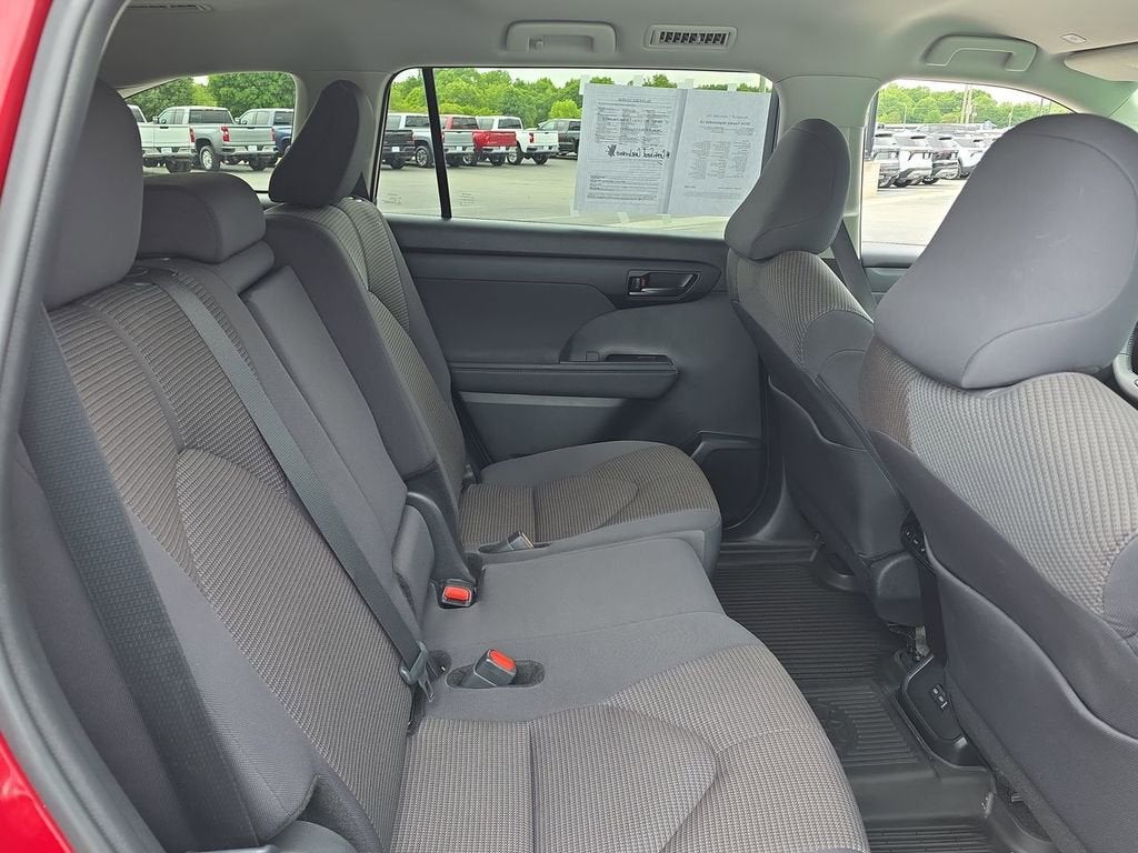2024 Toyota Highlander LE