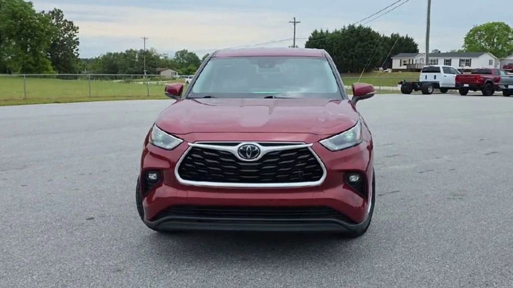 2024 Toyota Highlander LE