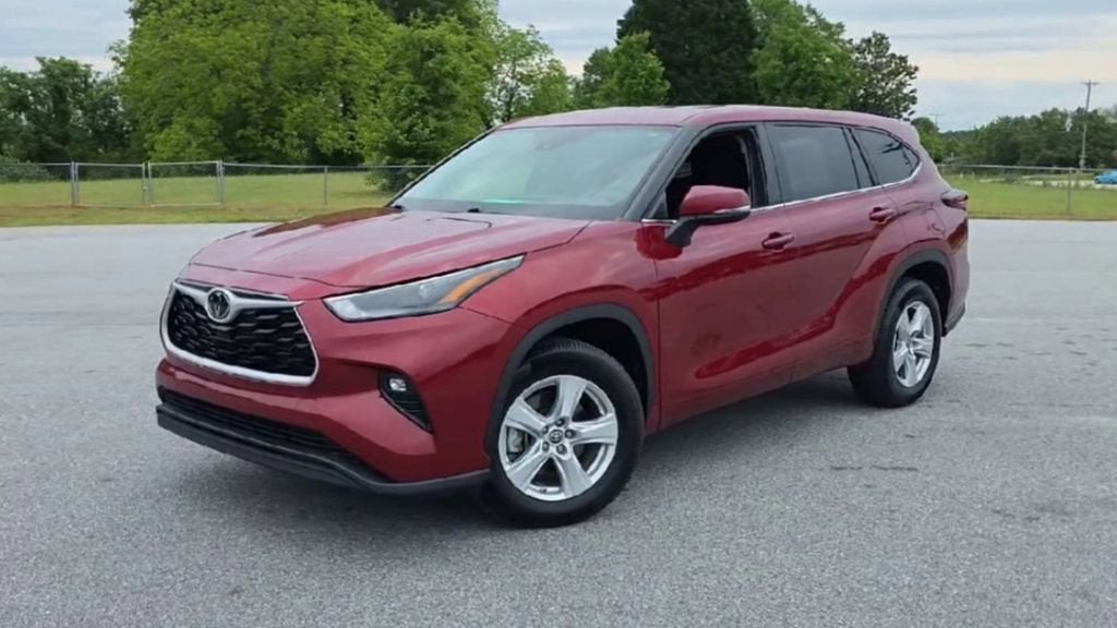 2024 Toyota Highlander LE