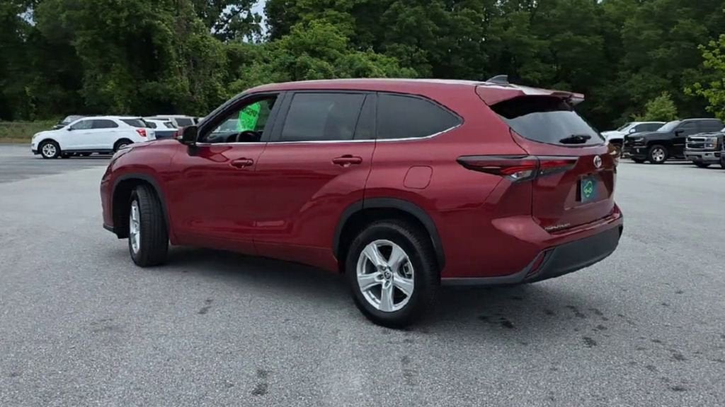2024 Toyota Highlander LE