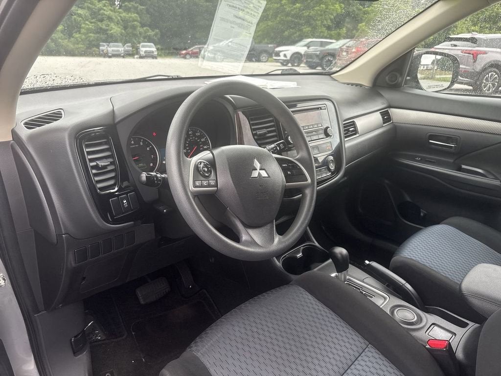 2014 Mitsubishi Outlander ES