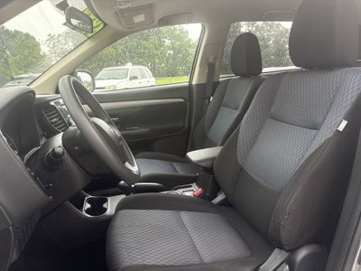 2014 Mitsubishi Outlander ES