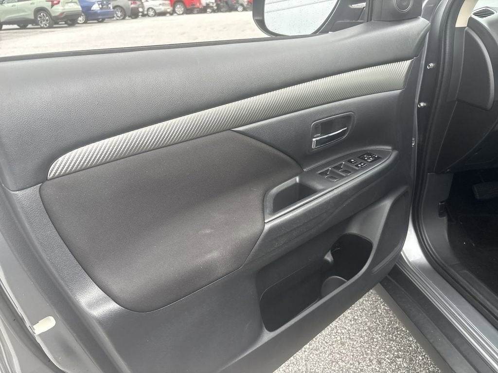 2014 Mitsubishi Outlander ES