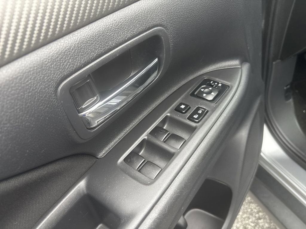 2014 Mitsubishi Outlander ES