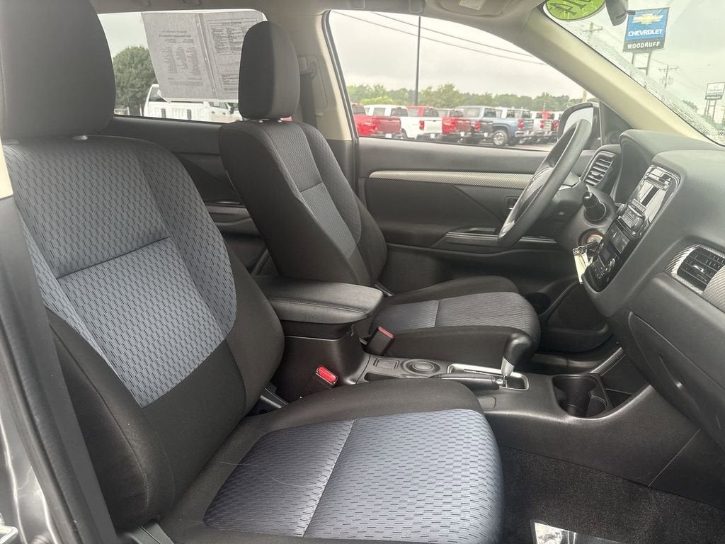2014 Mitsubishi Outlander ES