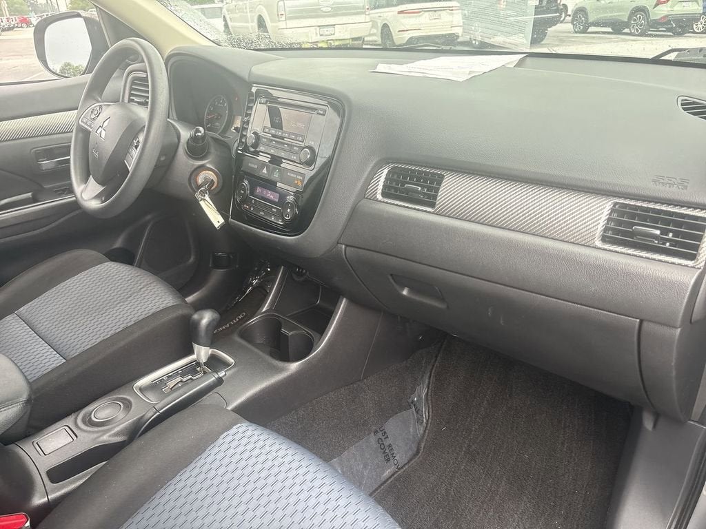 2014 Mitsubishi Outlander ES