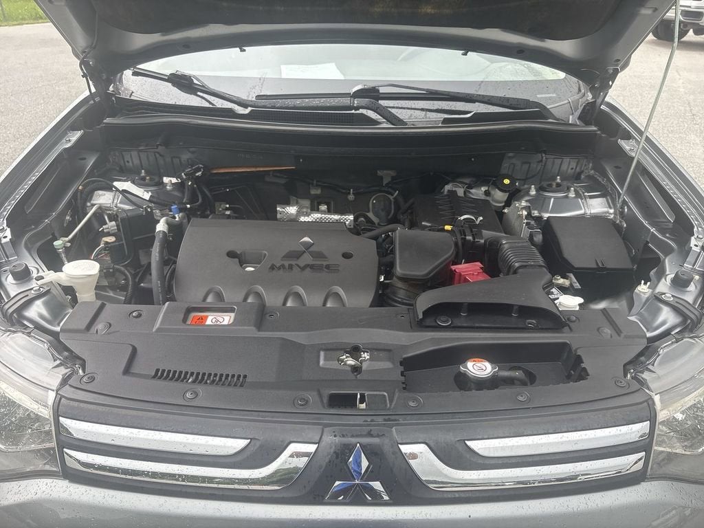 2014 Mitsubishi Outlander ES