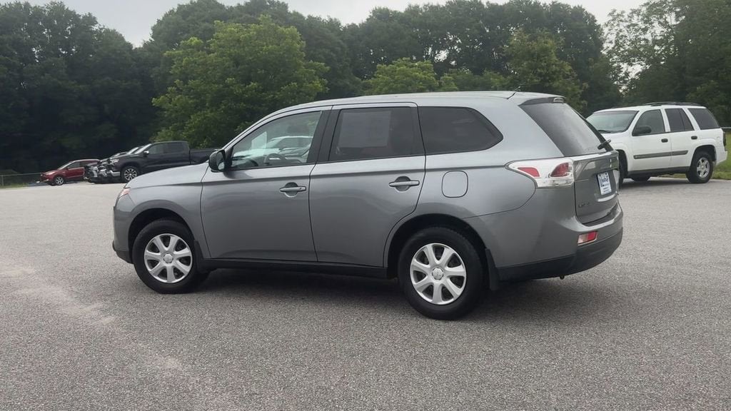 2014 Mitsubishi Outlander ES