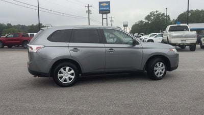 2014 Mitsubishi Outlander ES